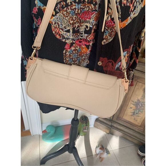 Bebe Saint Lamby Sand Clutch/Crossbody Handbag - Picture 2 of 11